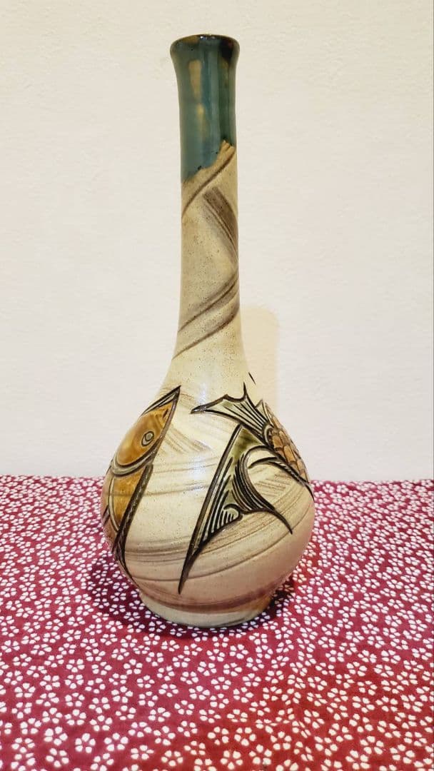 ➂宮城三成 ツル首壺 魚紋 骨董品 人間国宝 金城次郎孫