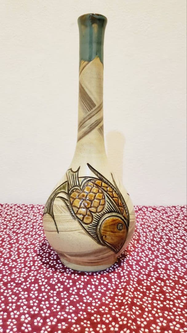 ➂宮城三成 ツル首壺 魚紋 骨董品 人間国宝 金城次郎孫