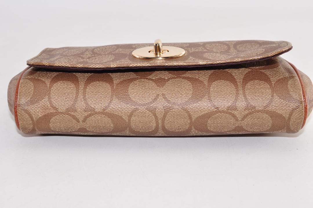 未使用 COACH コーチ シグネチャー ターンロック チェーンバッグ