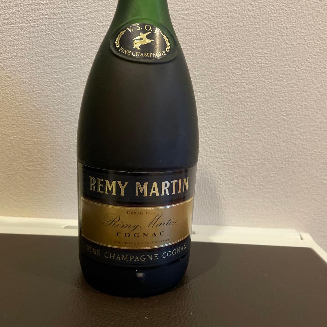 誰をも魅了する、深い味わいのレミーマルタン コニャック2本セット