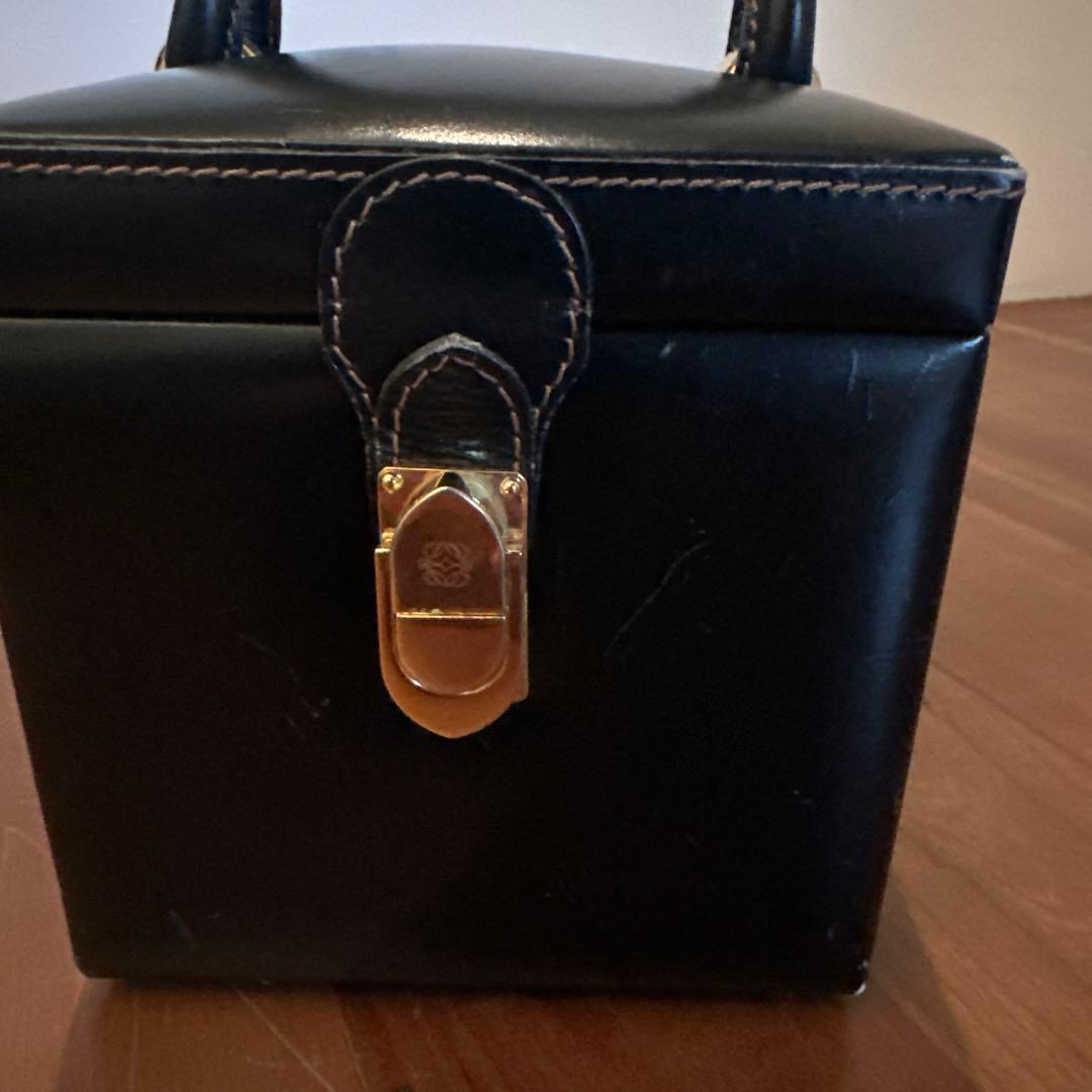 Loewe黒 レアなレザー バニティーバッグ