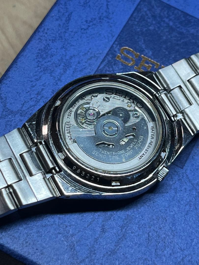 オ*ヲ様 SEIKO5 自動巻き 7S26-02F0 21JEWELS 裏スケ