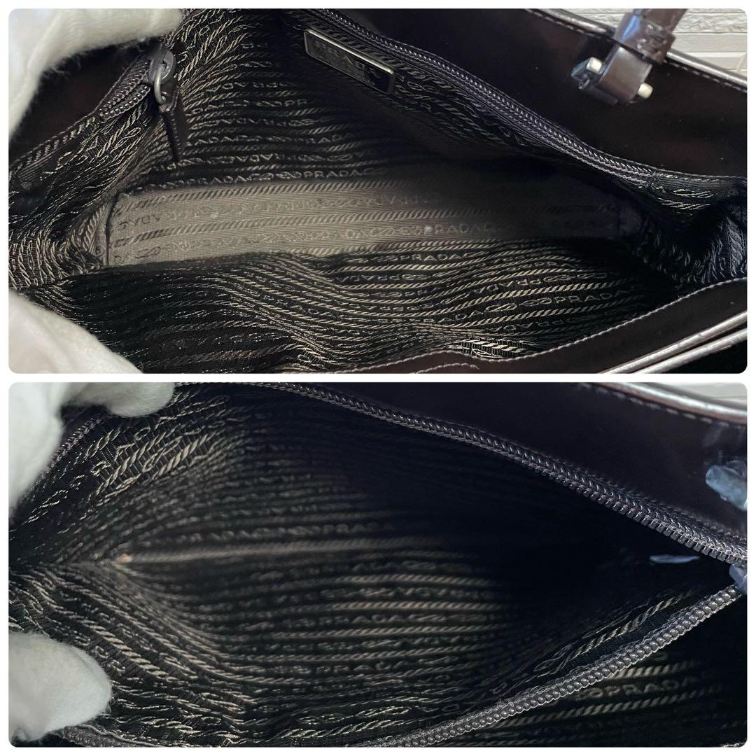 良品 プラダ エナメル パテントレザー ハンド バッグ ダークブラウン.