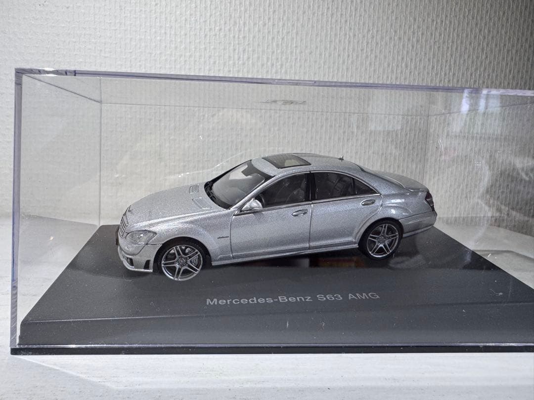 ミニカー AUTOart Mercedes-Benz S63 AMG 1:43