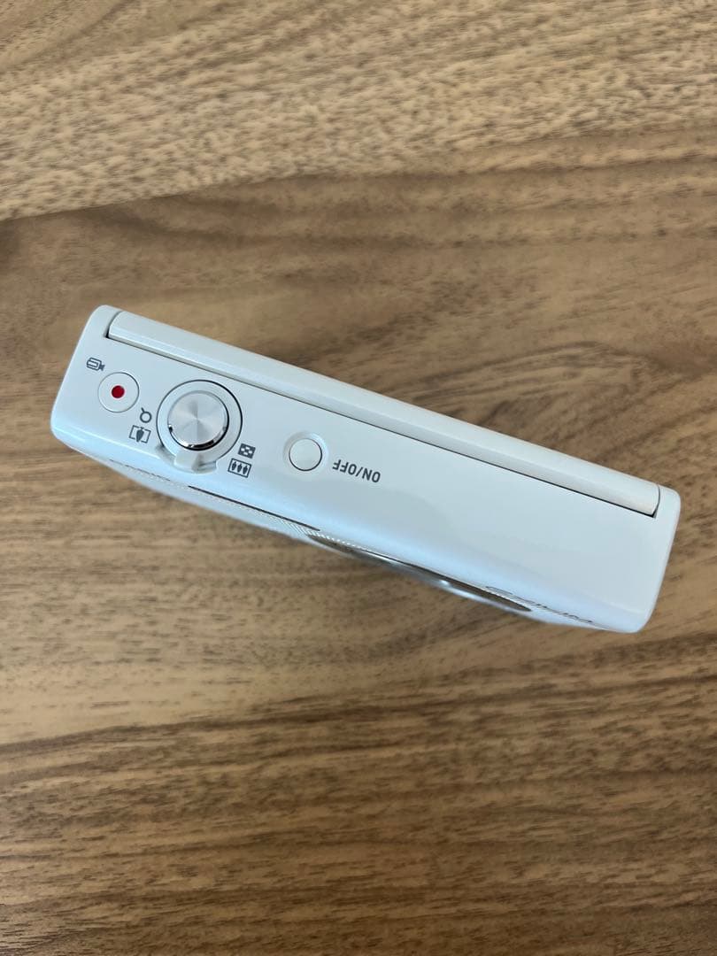 CASIO EXILIM EX-ZR70(ホワイト)デジカメ 充電器付き