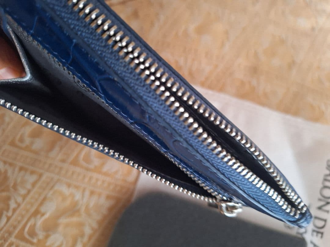 サロンドアルファード　 L字型型押し財布