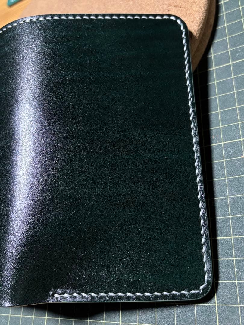 ミドルウォレット　ベルギー産　ルガト　ハンドメイド