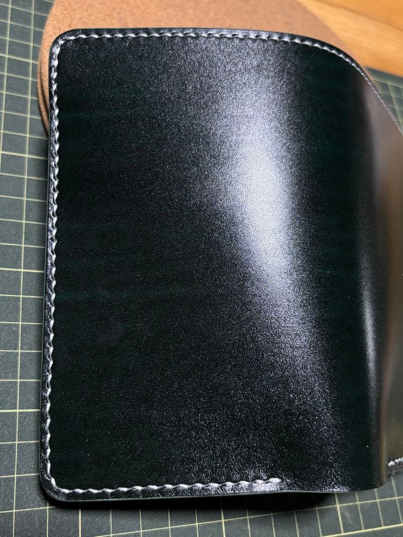 ミドルウォレット　ベルギー産　ルガト　ハンドメイド