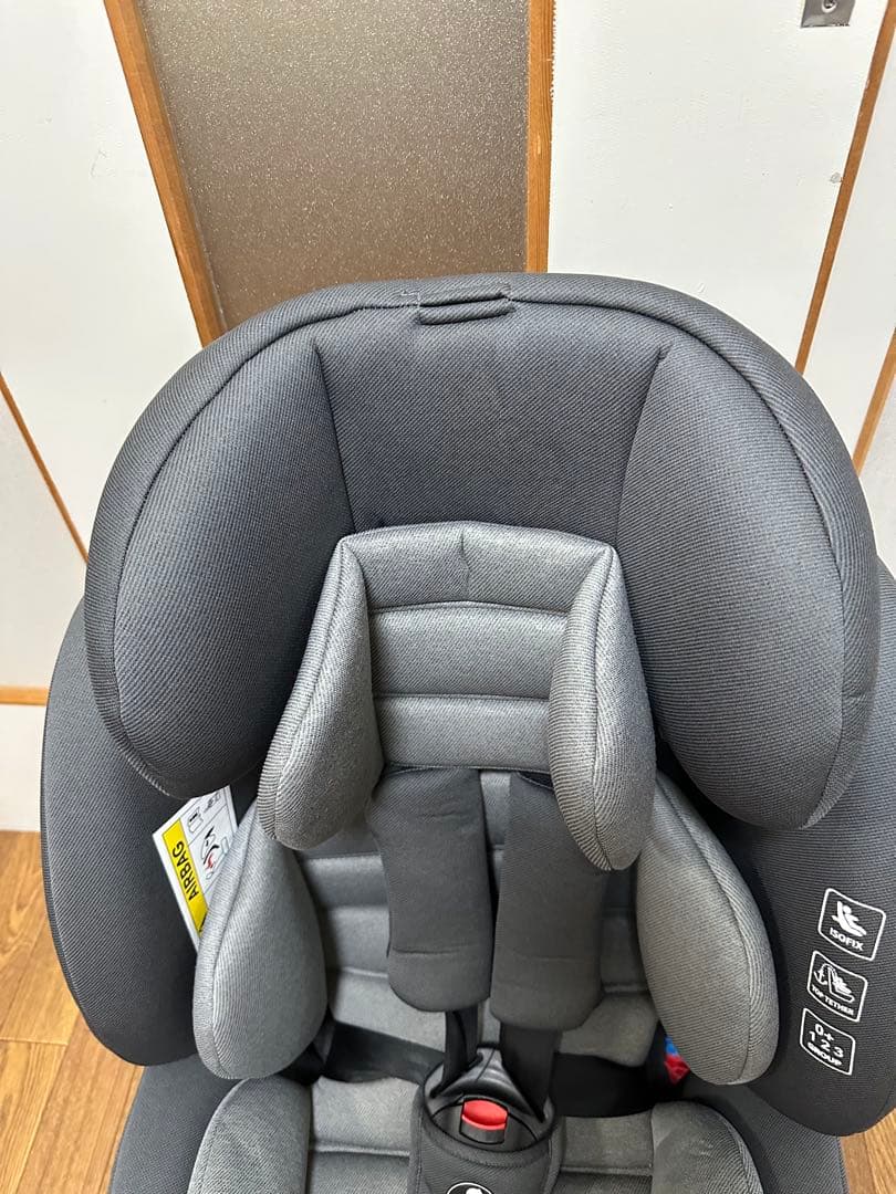 美品アイリスプラザ ISOFIX固定 チャイルドシート 回転式 ECE R44