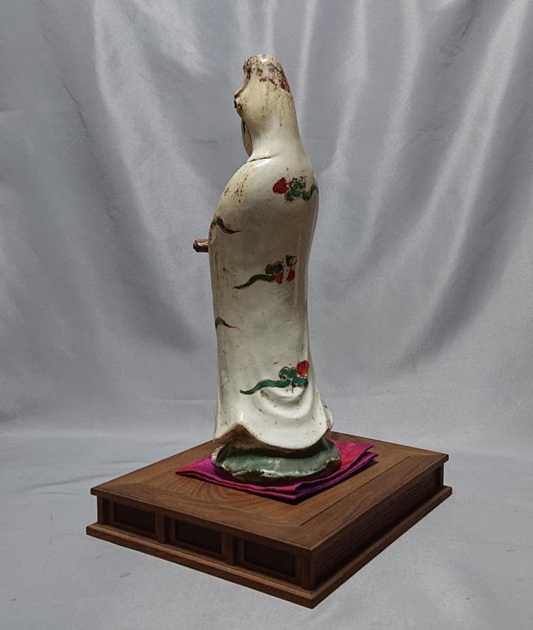 商 品 コレクター収集品　古九谷　色絵　観世音菩薩像