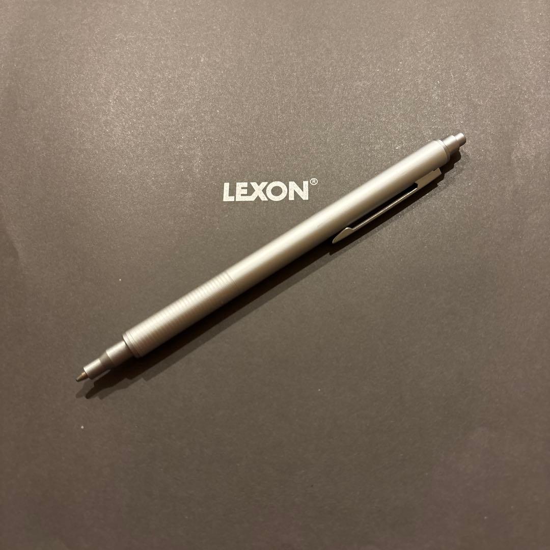 LEXON A4ドキュメントホルダー、ボールペン、A4サイズメモ帳