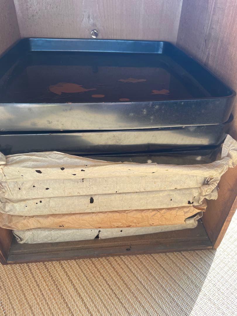 骨董品　輪島塗　漆器7枚　葉っぱの模様　トレー 卓上盆 黒内朱会席膳 漆塗　木箱