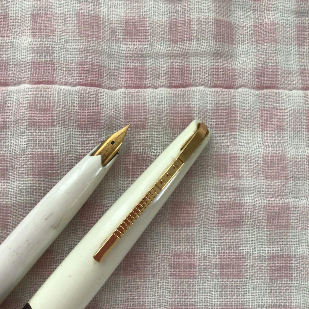 プラチナ 18K 18金 万年筆 ショート 白軸 あじさい 細字 軟 廃盤