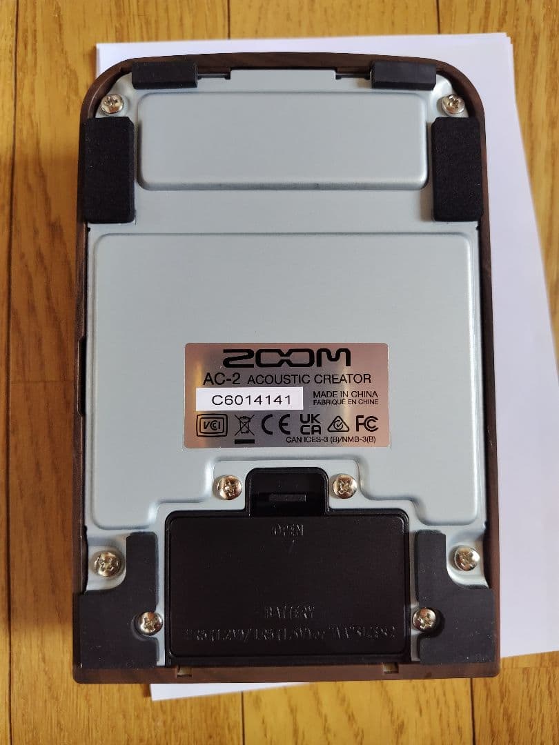 ほぼ未使用品 ZOOM AC-2 アコースティックギター用 プリアンプ ほぼ未