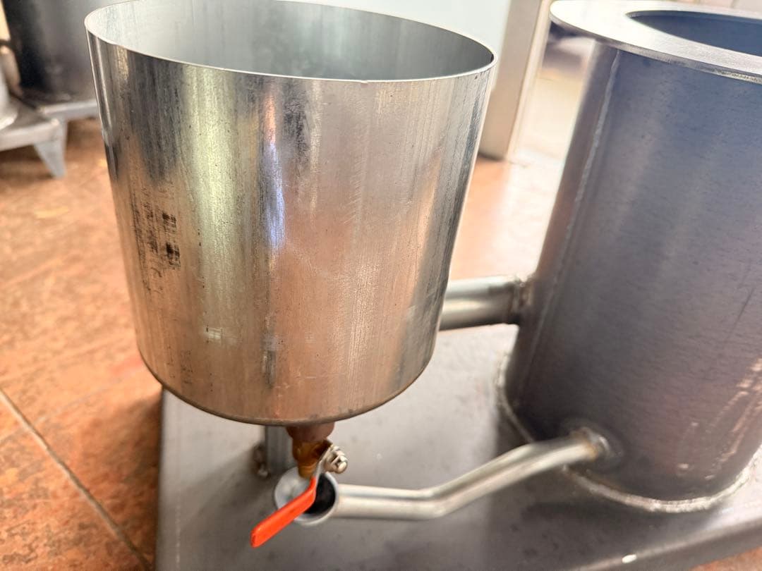 廃油ストーブ 耐熱塗装無し 送風機付き - メルカリ