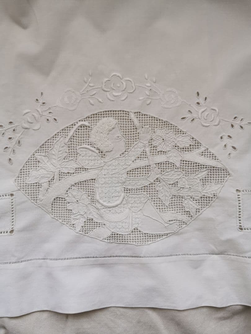 アンティークイタリア ニードルワーク刺繍 木登りのエンジェル リーフ