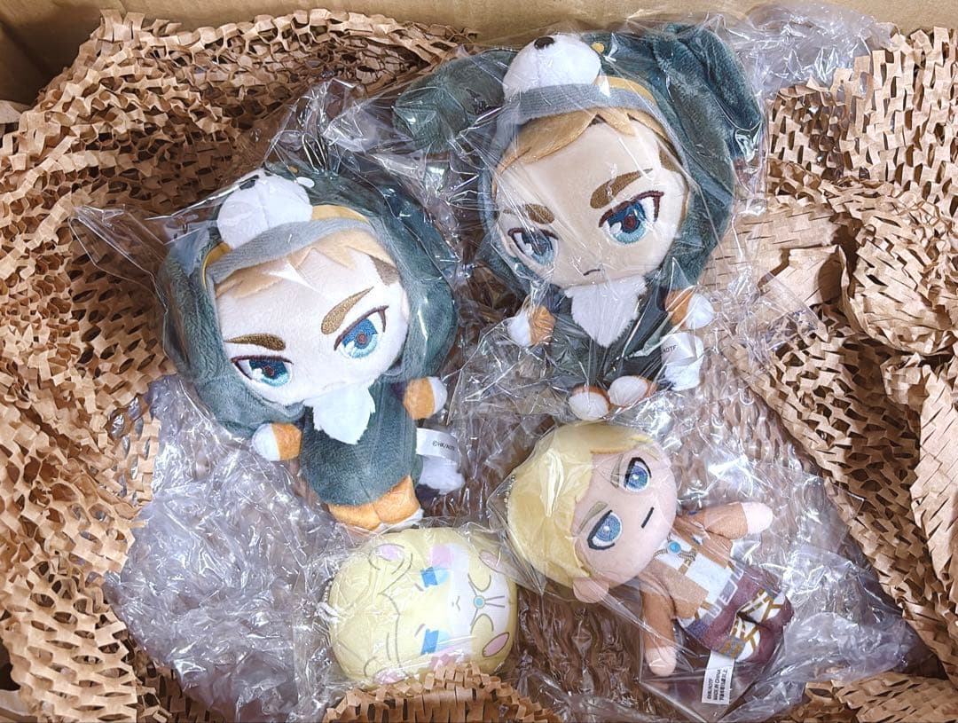 進撃の巨人　エルヴィン　ぬいぐるみ　マスコット　まとめ売り　10点