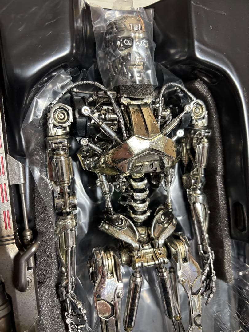 ホットトイズ ターミネーター ジェネシス版 エンドスケルトン 1/6 フィギュア