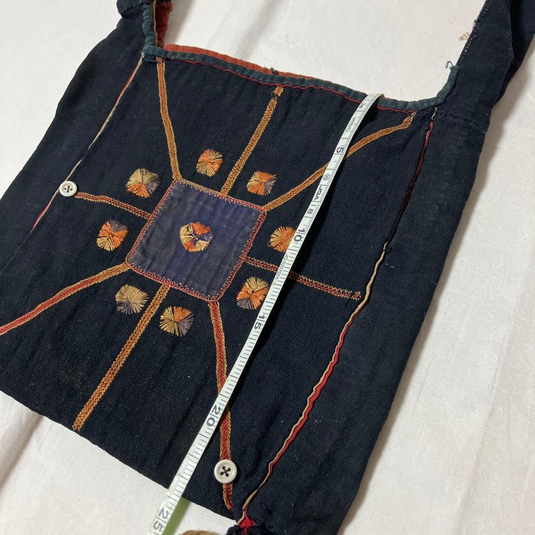希少 タイ モン族のねんねこ オールド刺繍布 93 ベビーキャリー 山岳