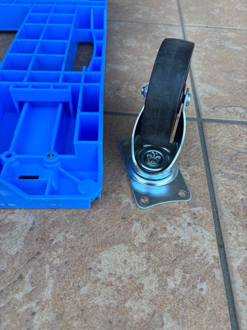 リス折りたたみコンテナ5箱、SANKO平台車1台セット