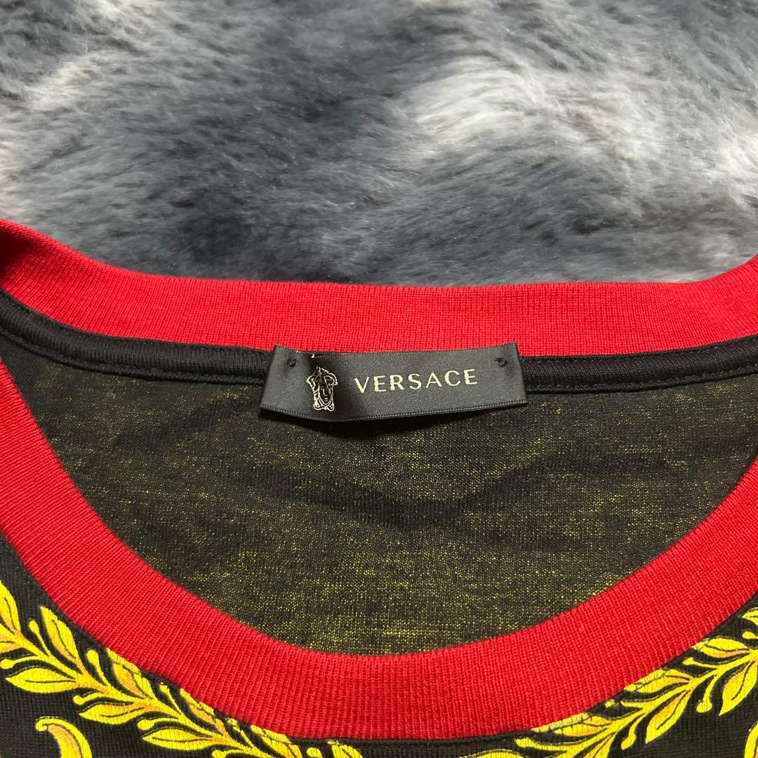 騎*音様 VERSACE バロック花柄 Tシャツ Mサイズ 肩幅46 身幅48