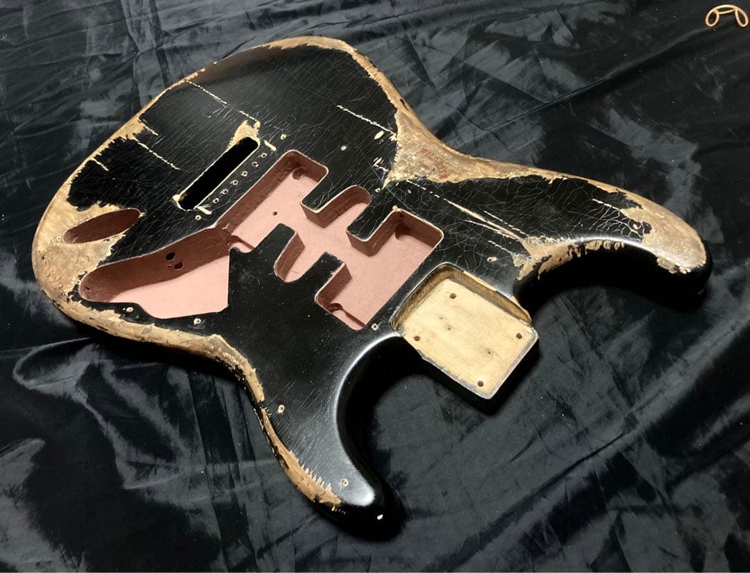 ストラトキャスター レリック ボディ　ブリッジ ピックガード ぺグ セット