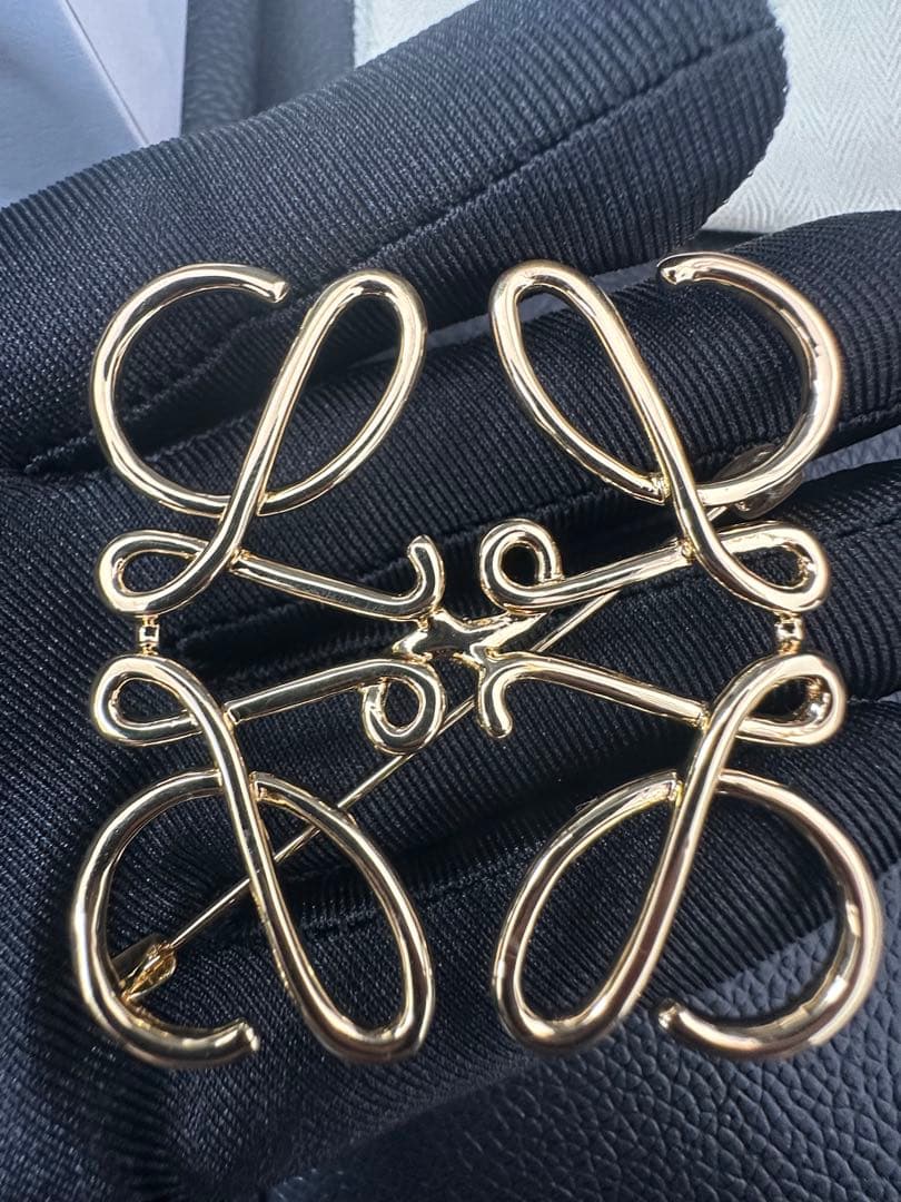 1度使用】LOEWE ゴールド リボンブローチ