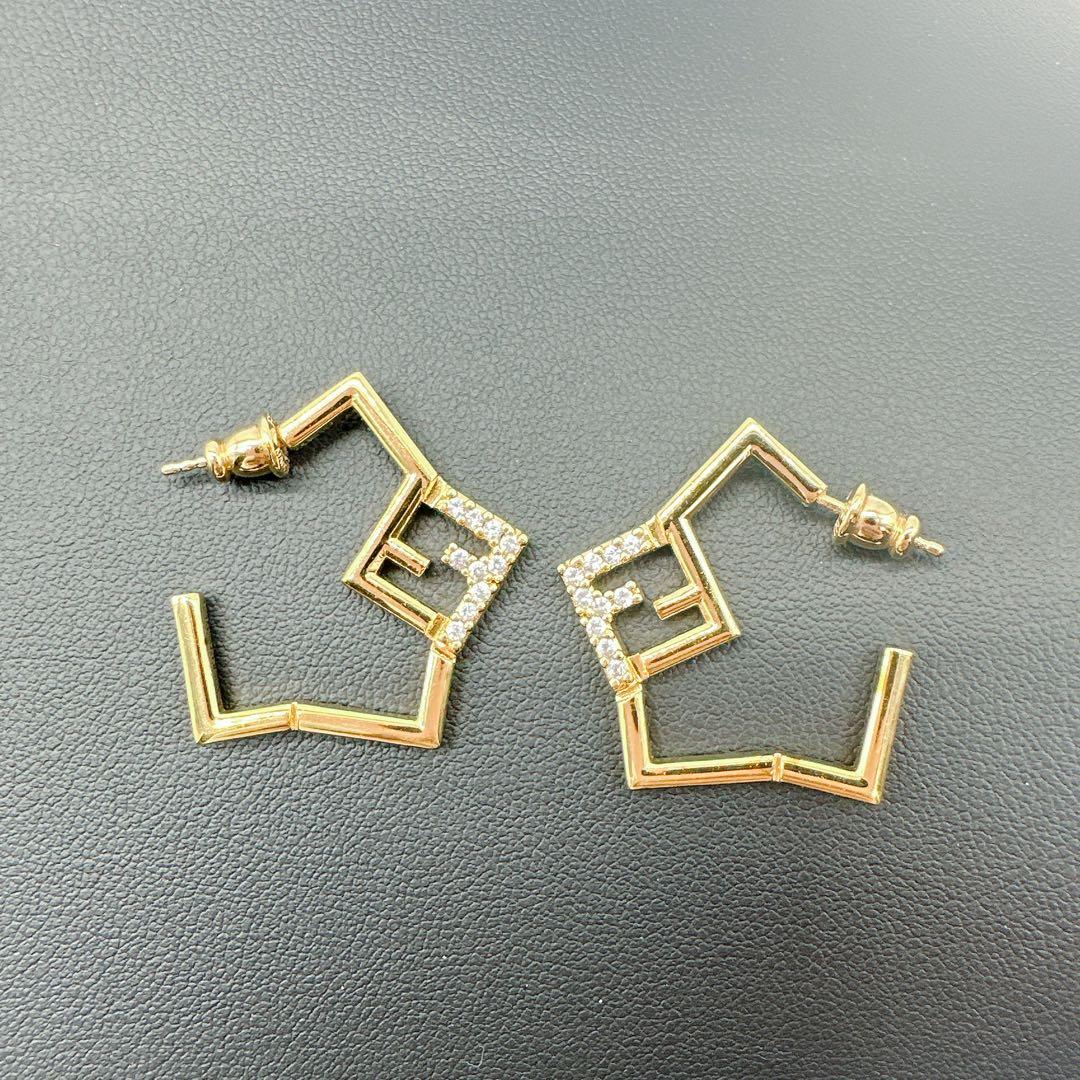 美品☆FENDI フェンディ スターモチーフ ピアス ラインストーン☆A94