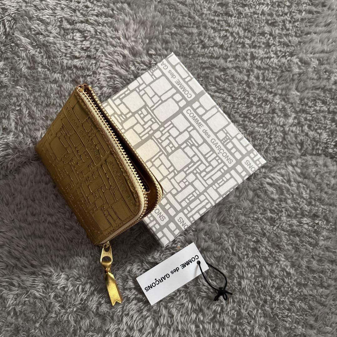 コムデギャルソン　ゴールド財布未使用