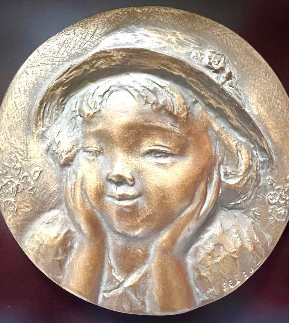 玉野勢三 ブロンズレリーフ「ほほえみ」 - メルカリ