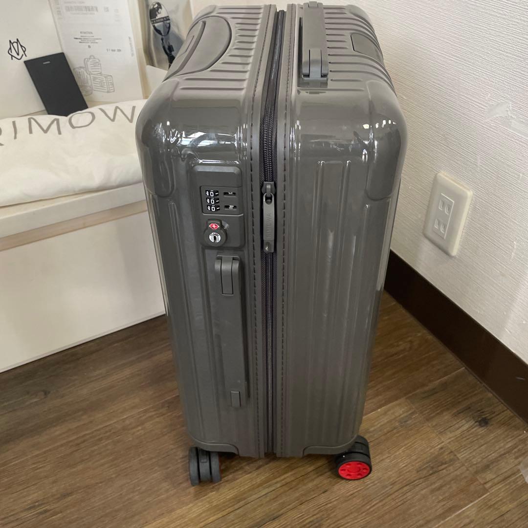 生涯保証 美品 RIMOWA ESSENTIAL キャビン 純正カスタムホイール