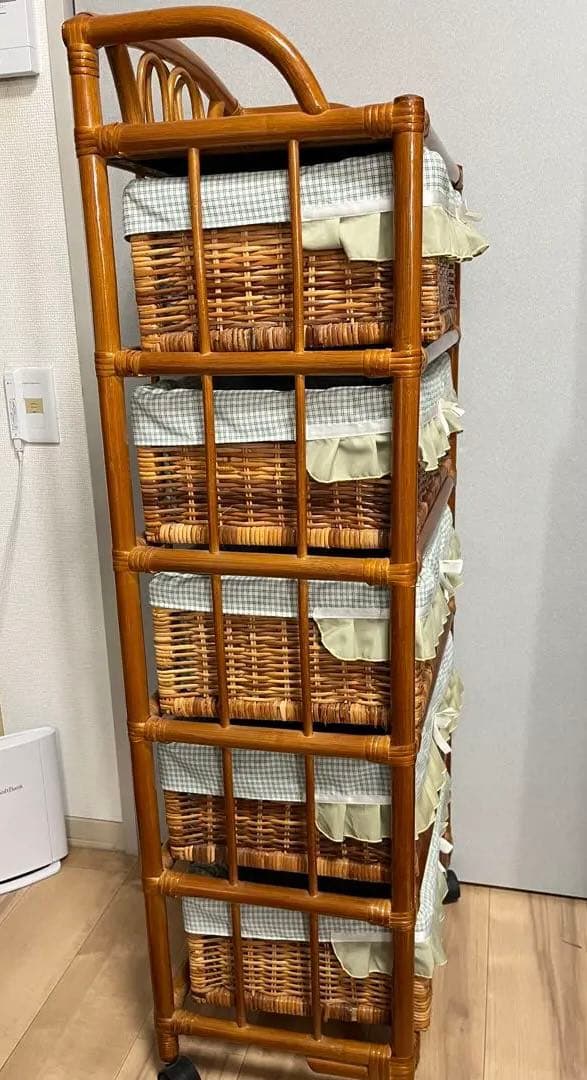 ラタン家具　籐家具　ラタンのチェスト　引出し5個　レトロ家具　キャスター付き