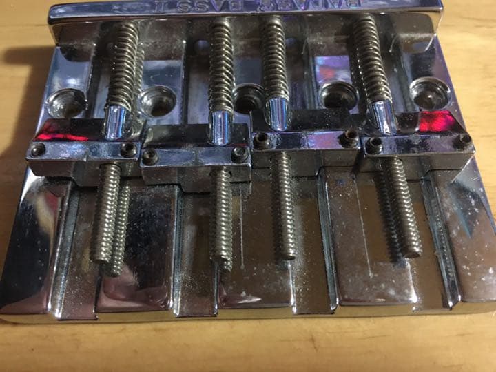 LEO QUAN BADASS BASS II (CHROME)ベース ブリッジ