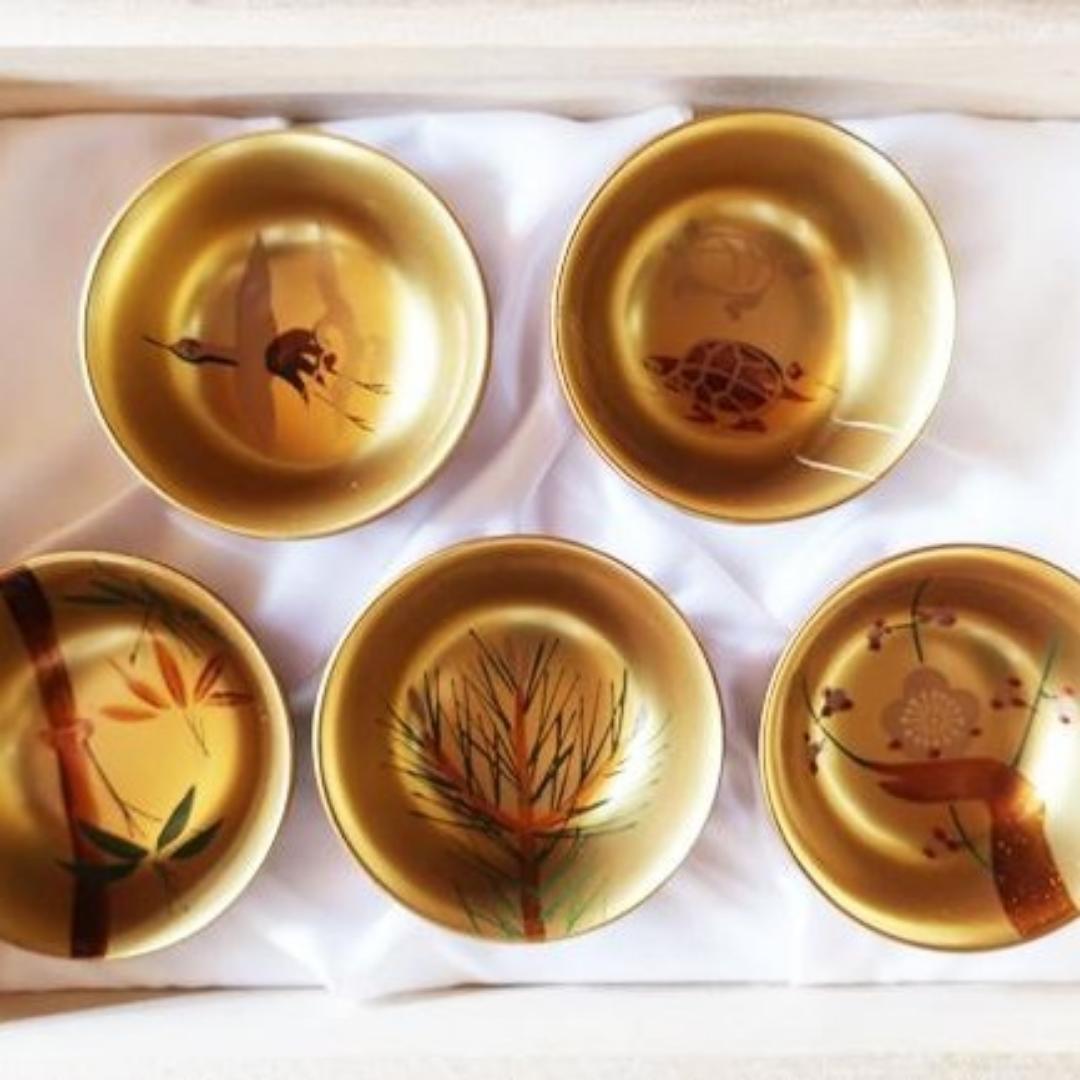 会津漆器 ぐいのみ金地 1.8 小盃 鶴亀松竹梅 (手描)日本製