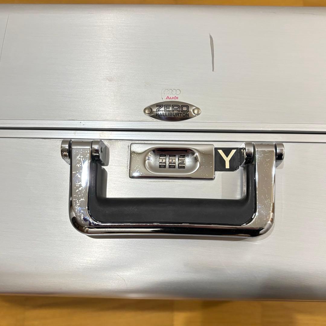 ヴィンテージゼロハリバートン大型スーツケース （鍵難あり）