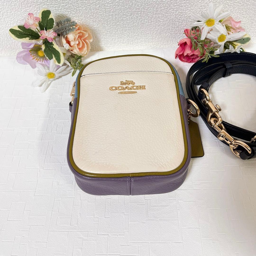 【美品】COACH ショルダーバッグ ミニバッグ スマホショルダー チャーム付き