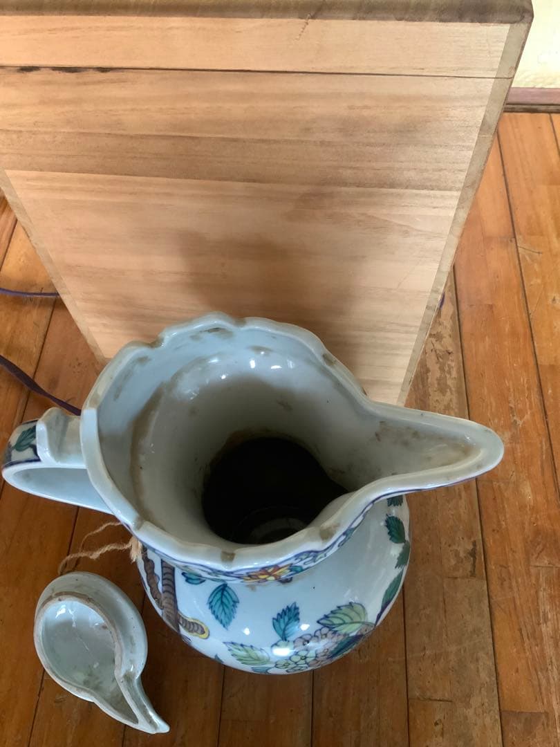 中国美術 闘彩僧帽壺　龍　大清乾隆年製　骨董　アンティーク　手描き