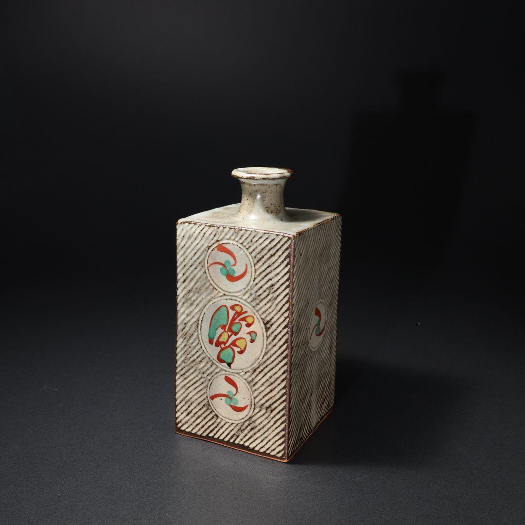 人間国宝 島岡達三 象嵌赤絵方壺 縄文象嵌 角瓶 共箱 R1463K3 - メルカリ