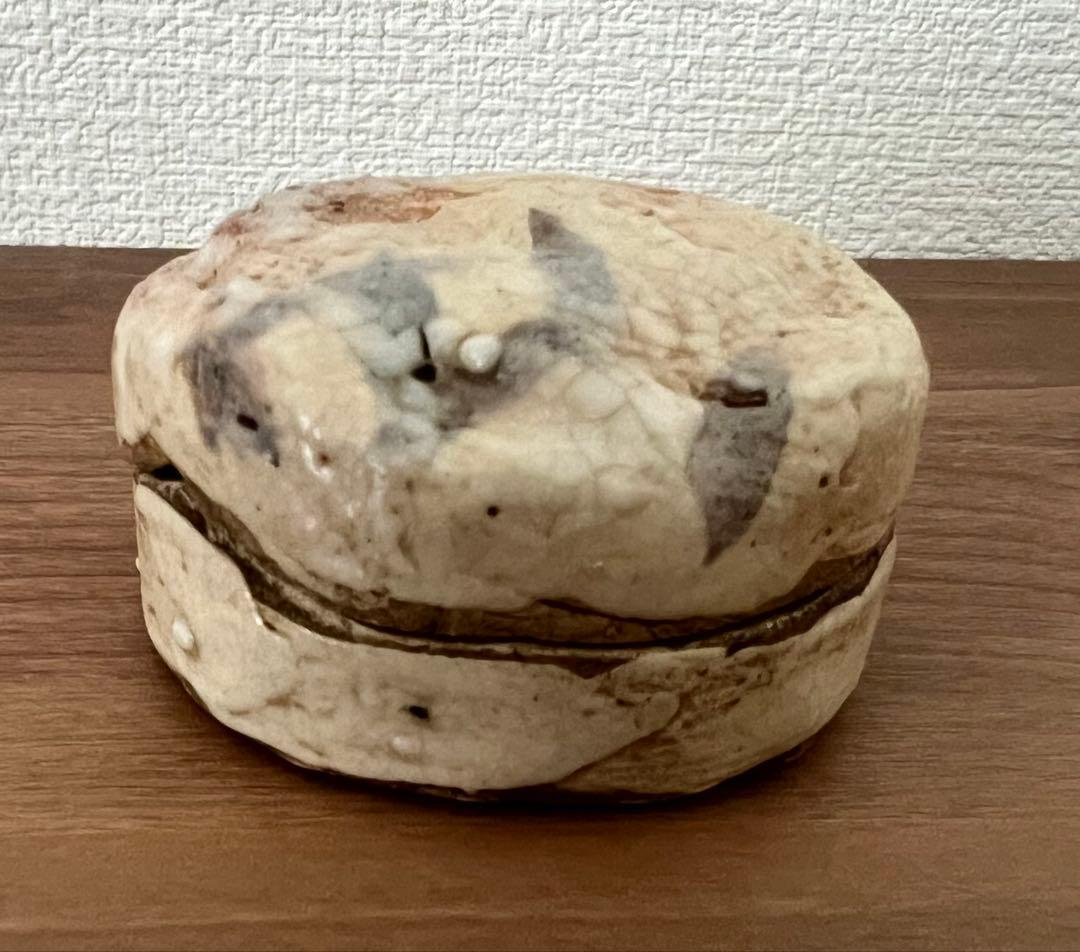 茶道具 志野焼 絵志野 香合(花押有)箱付き 箱書有 江戸千家 如心斎 弧峰