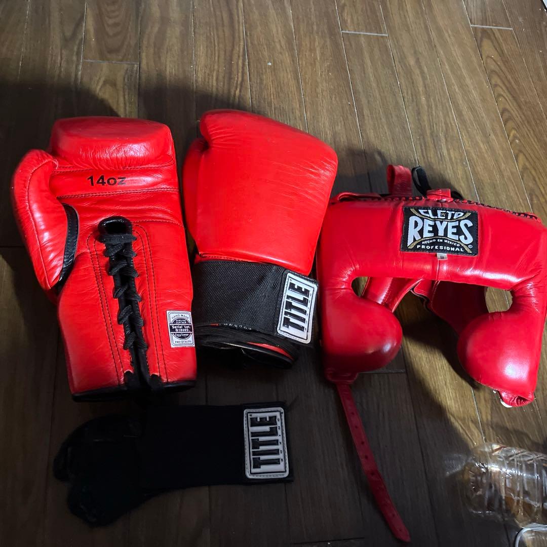 【超美品】REYESヘッドギアM& 14ozグローブ 21980¥→17680¥ 超美品】REYESヘッドギアM& 14ozグローブ 21980¥→17680¥ 超美品】