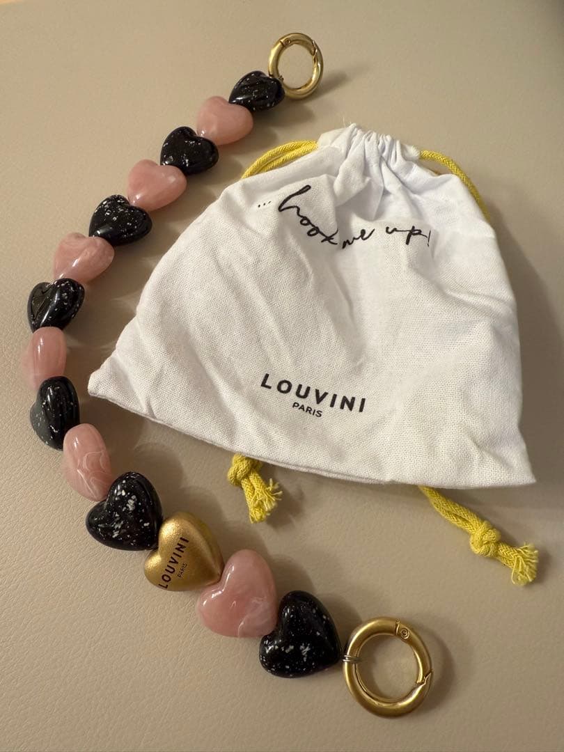 LOUVINI PARISスマートフォンチェーンBLACK-PINK