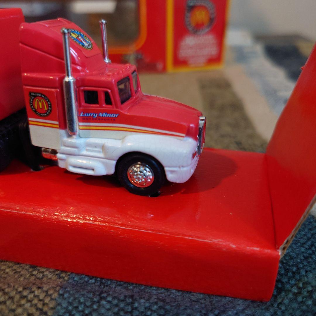 マクドナルド　 Larry Minor トレーラー 　レーシングチーム　ミニカー
