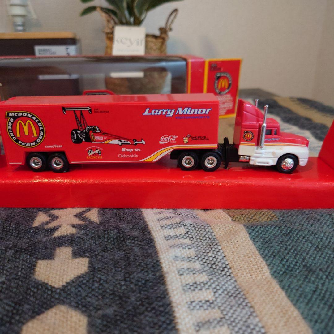 マクドナルド　 Larry Minor トレーラー 　レーシングチーム　ミニカー