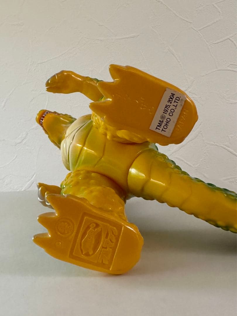 M1号　くじ当選品　チタノザウルス 黄色
