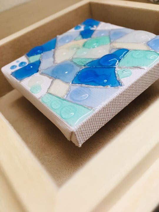 抽象画  溢れ出る青