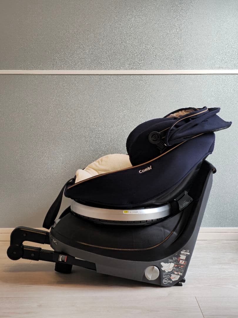 p*i様 コンビ combi ISOFIX チャイルドシート