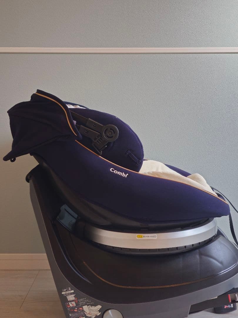 p*i様 コンビ combi ISOFIX チャイルドシート