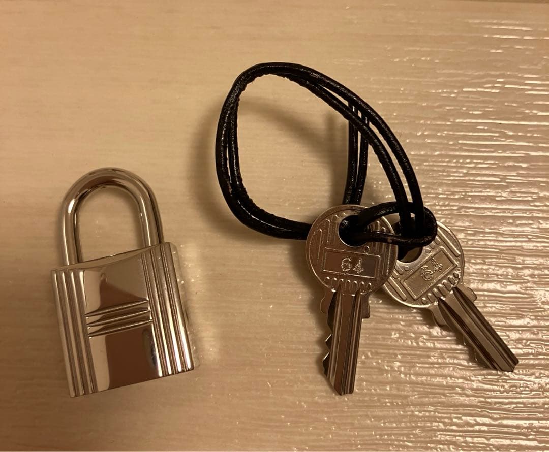 エルメス カデナ 2個セット 鍵2個 美品 HERMES