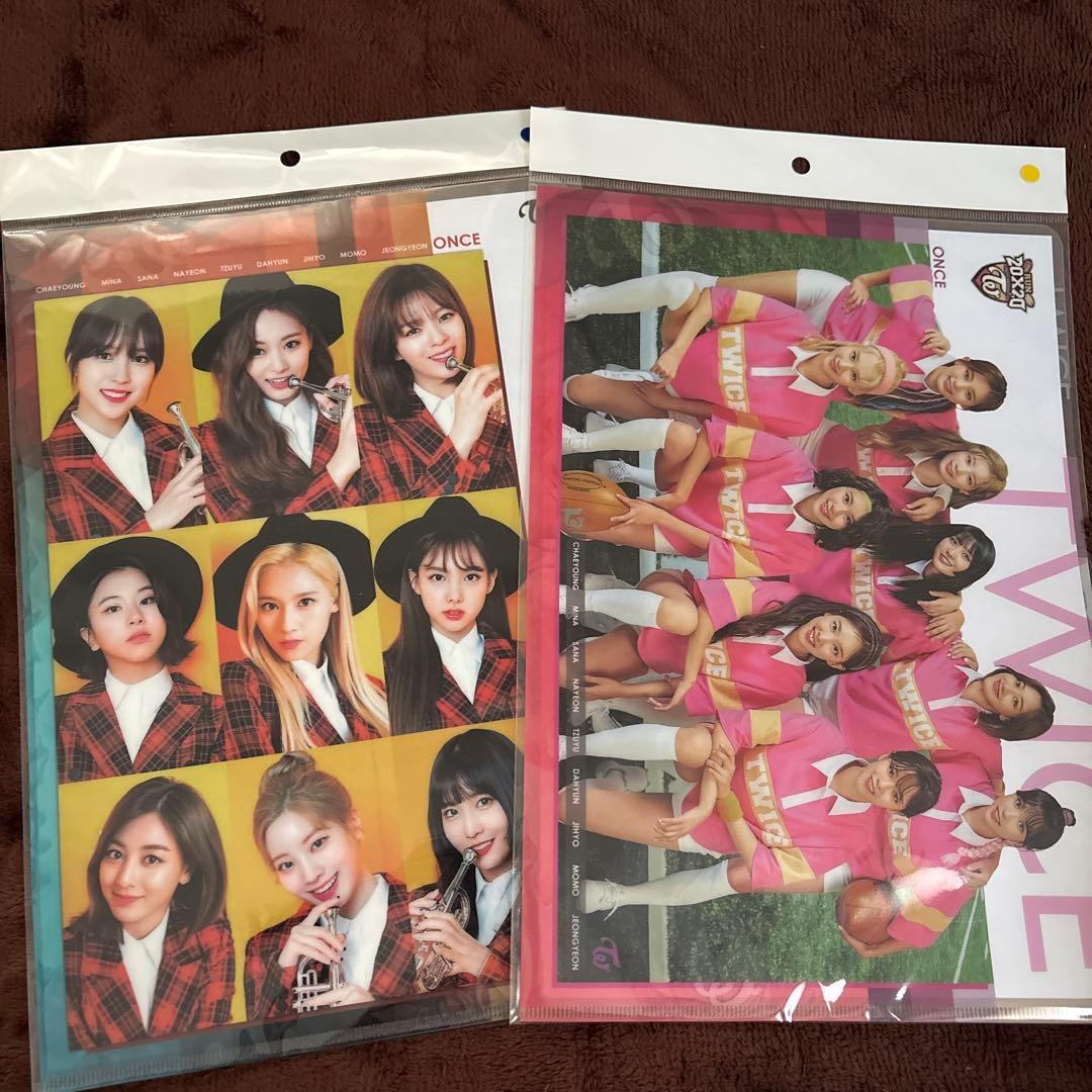 TWICE クリアファイル 2枚セット - メルカリ