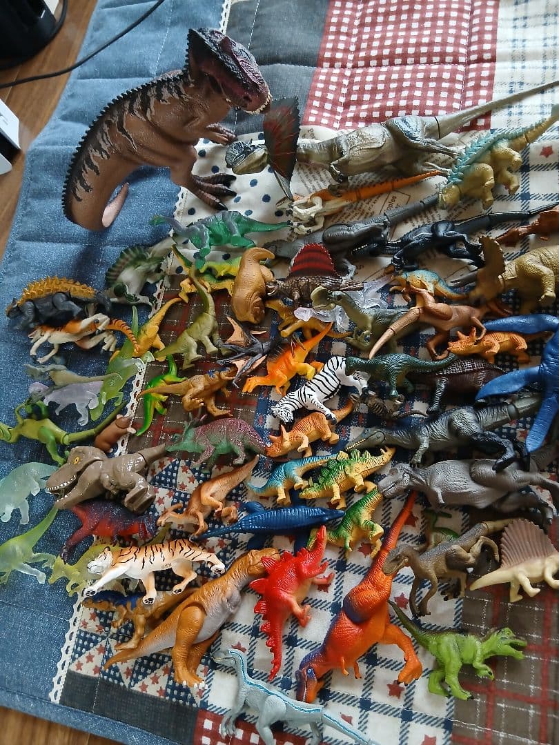 マテル ジュラシック・ワールド フィギュア セット - 恐竜フィギュア